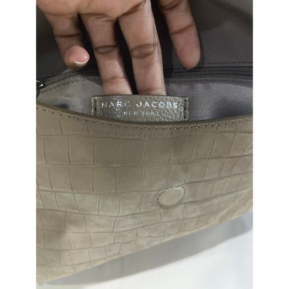 MARC JACOBS Groove Leather Dusty Gray Hobo Shoulder Bag - Picture 9 of 10